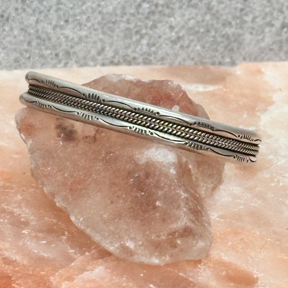 AH Anne Hellman Sterling Silver Cuff Bracelet Minimalist Artisan Signed 5505 Y - Picture 3 of 16